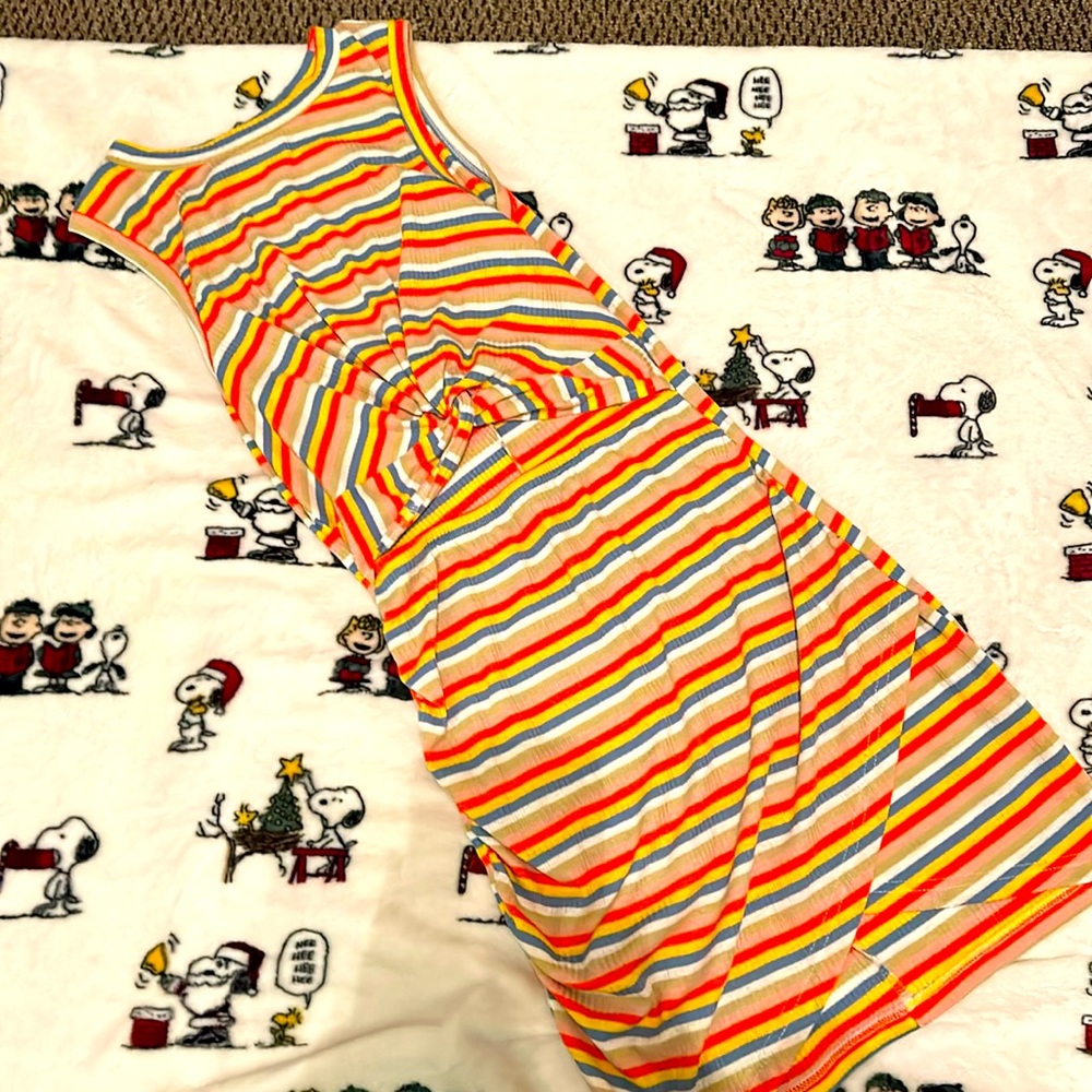 Women’s Cutout Mini, Small